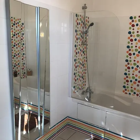 Holiday home Havre De Paix Les Pieds Dans L'eau Locoal-Mendon